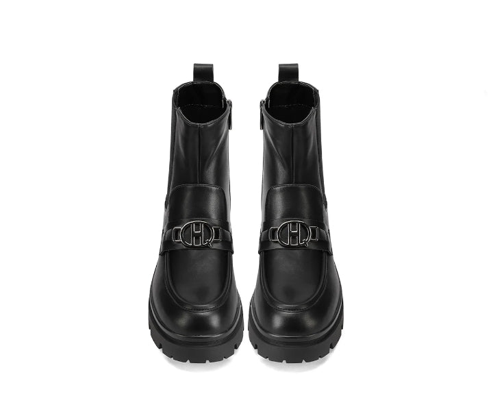 anfibio donna Queen Helena nero con suola chunky e dettaglio fibbia frontale.