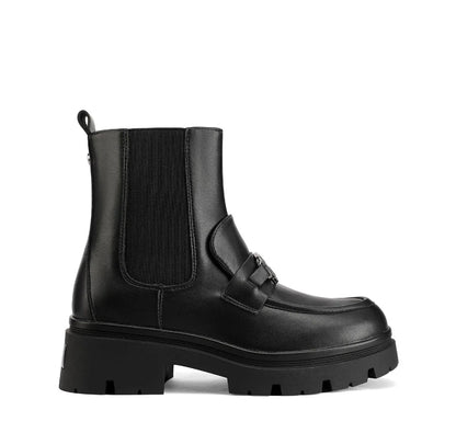 anfibio donna Queen Helena nero con suola chunky e dettaglio fibbia frontale.