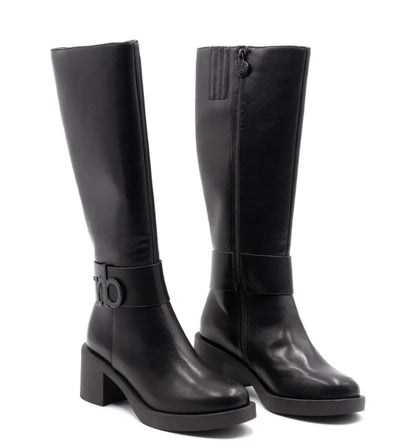 stivale Roccobarocco in poliuretano nero, con suola in gomma antiscivolo e tacco largo.