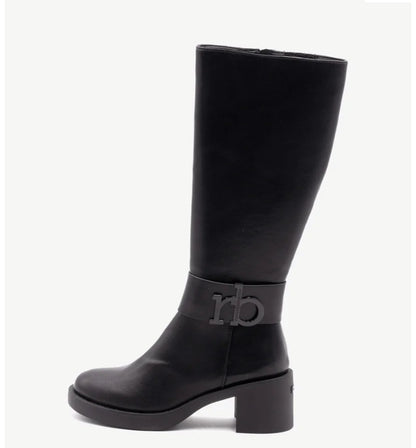 stivale Roccobarocco in poliuretano nero, con suola in gomma antiscivolo e tacco largo.