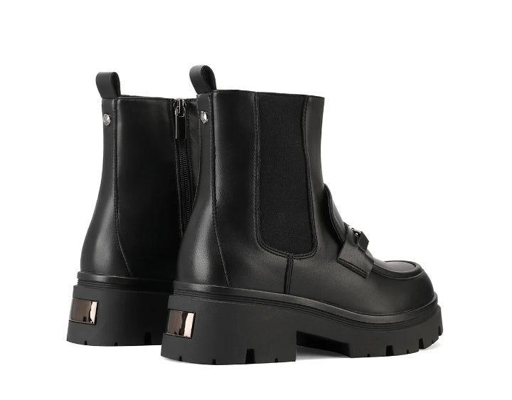 anfibio donna Queen Helena nero con suola chunky e dettaglio fibbia frontale.